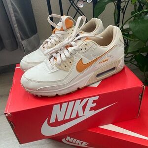 Nike Orange Sneakers Air Max 90